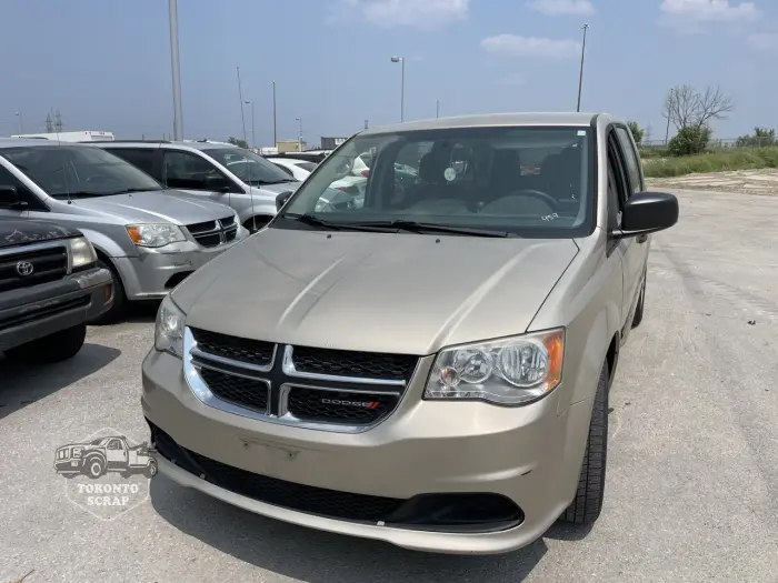 Image of scrap car Dodge Caravan 2014